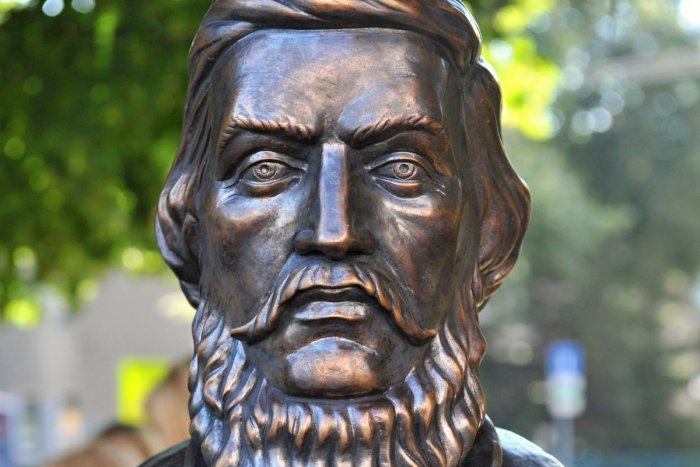 Ilustračný obrázok k článku Vystúpenia, besedy, súťaž i pamätník: V Štúrove si pripomenú výročie Ľ. Štúra