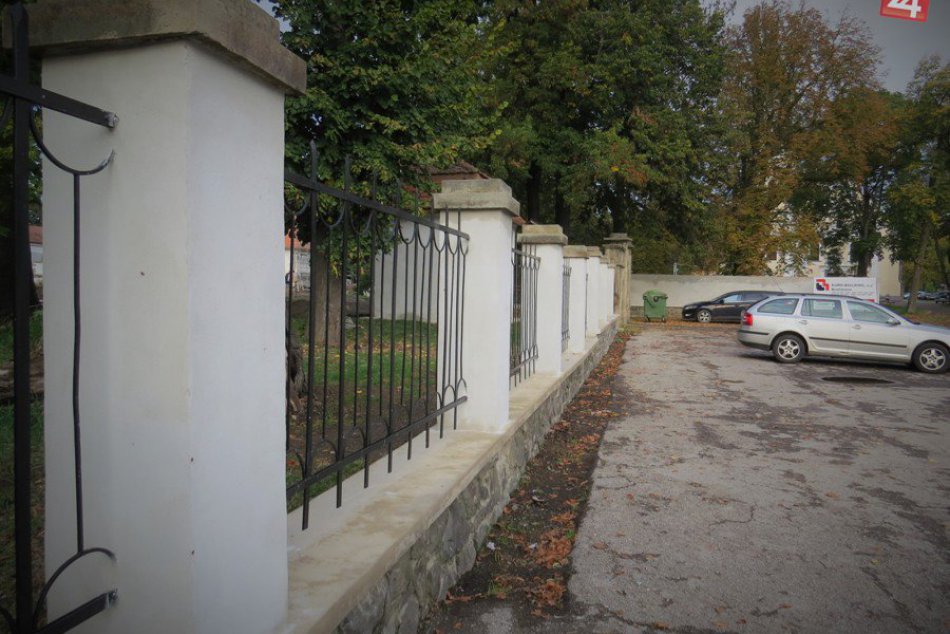 Ilustračný obrázok k článku Prešiel obnovou a je fakt parádny: Takýto luster budete môcť vidieť v Michalovciach