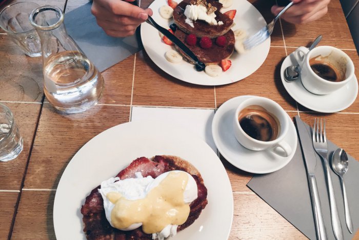 Ilustračný obrázok k článku Kam na raňajky v Bratislave: Sedem miest, kde môžete naštartovať svoj deň. Aj seba