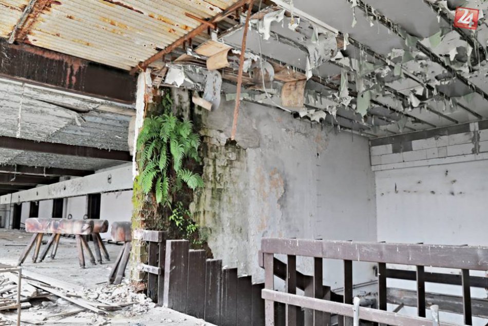 Ilustračný obrázok k článku Prevod telocvične pri plavárni schválený: Dočká sa Brezno a jeho okolie novej multifunkčnej športovej haly?