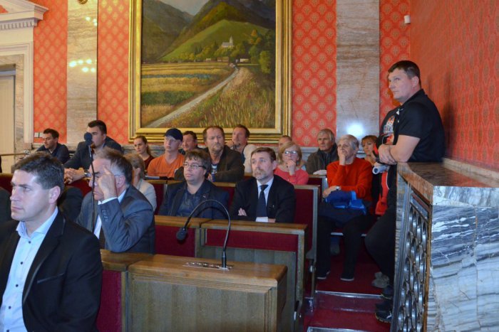 Ilustračný obrázok k článku Rozšírenie výroby v ružomberskej firme: Ostrá diskusia na zastupiteľstve