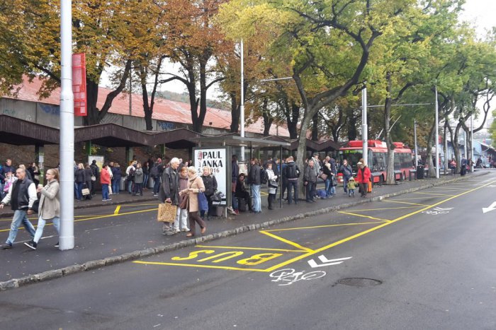 Ilustračný obrázok k článku Na prístupovom mieste turistov do mesta na Námestí Franza Liszta je nová kamera