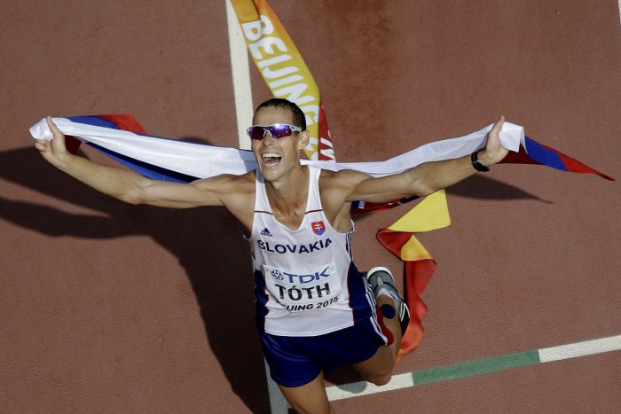 Ilustračný obrázok k článku Nominovaný na cenu Krištáľové krídlo: Chodcovi Tóthovi sa ušlo veľkej pocty!