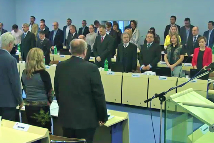 Ilustračný obrázok k článku Smutný začiatok zastupiteľstva: Zomrel bývalý prešovský poslanec, na rokovaní sa držala minúta ticha