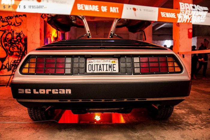 Ilustračný obrázok k článku Nemecký veslársky klub oživilo legendárne auto Delorean a návrat do budúcnosti