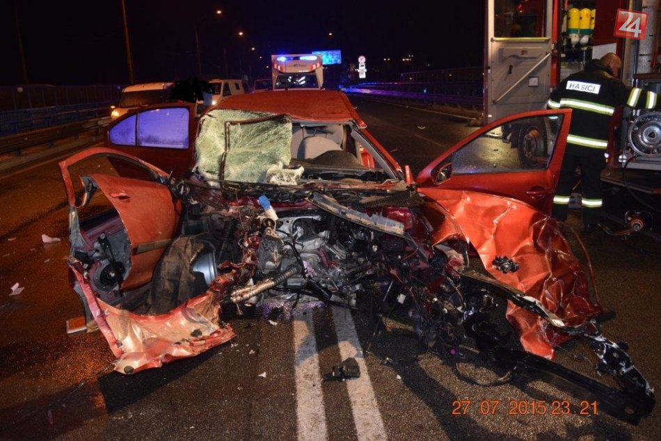 Ilustračný obrázok k článku Nikola (19) na škodovke nabúrala do pancierového auta: Padlo policajné obvinenie! FOTO