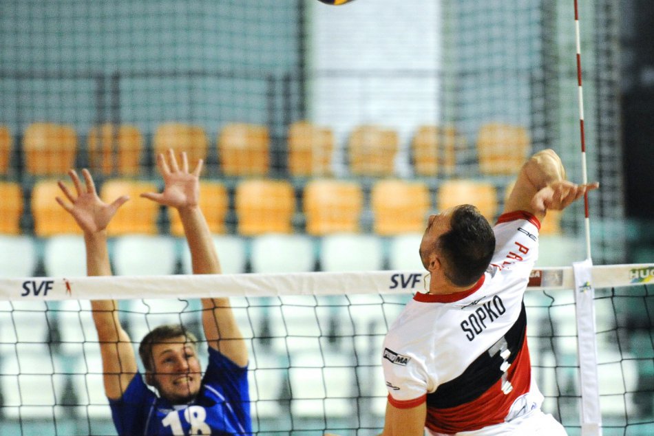 Ilustračný obrázok k článku Majstri z Prešova sa vrátili na prvú priečku volejbalovej extraligy: Doterajšiemu lídrovi nepustili ani jediný set!