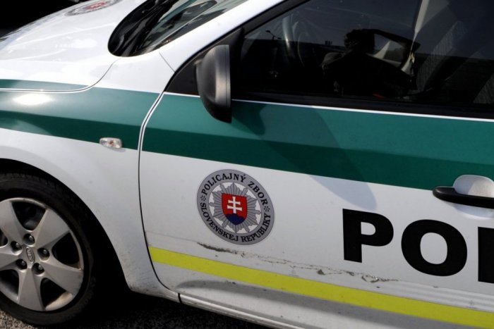 Ilustračný obrázok k článku Rozruch pred nitrianskym zábavným klubom: Najskôr slovná potýčka, potom došlo k bitke!