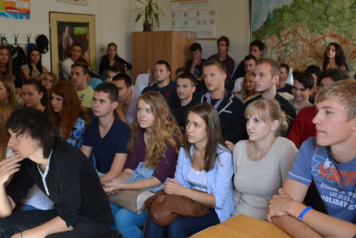 Ilustračný obrázok k článku Odznejú básne, ale aj fakty z histórie: Lučeneckí študenti sa chystajú na zaujímavú besedu