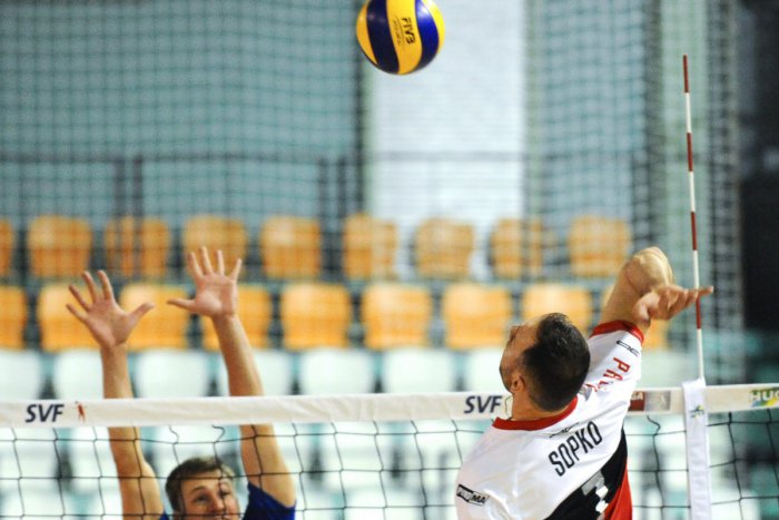 Ilustračný obrázok k článku Na vlastnej palubovke neporaziteľnosť Prešova trvá naďalej: Volejbalisti opäť vyhrali a ešte nestratili ani jeden set