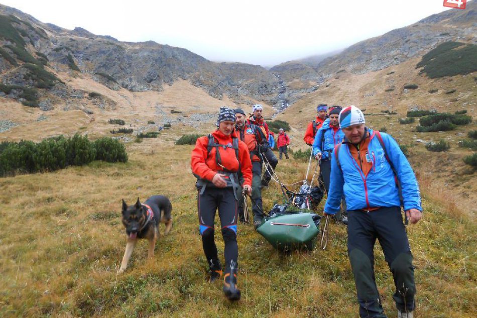 Ilustračný obrázok k článku Horskí záchranári v akcii: Muž po páde z kolobežky utrpel zranenie chrbtice