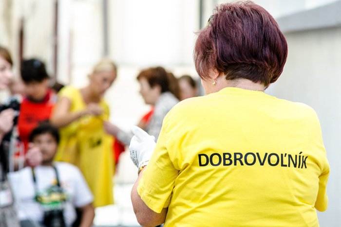 Ilustračný obrázok k článku Poznáte bystrických dobrovoľníkov? Nominujte ich na cenu Srdce na dlani