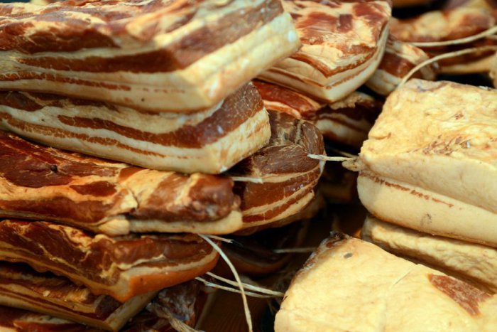 Ilustračný obrázok k článku Slanina napadnutá listériou: Čo ukázali testy vykonané v Nových Zámkoch?