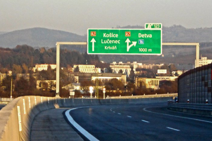 Ilustračný obrázok k článku VIDEO z pohľadu vodiča: Takto vyzerá nový úsek na R2!