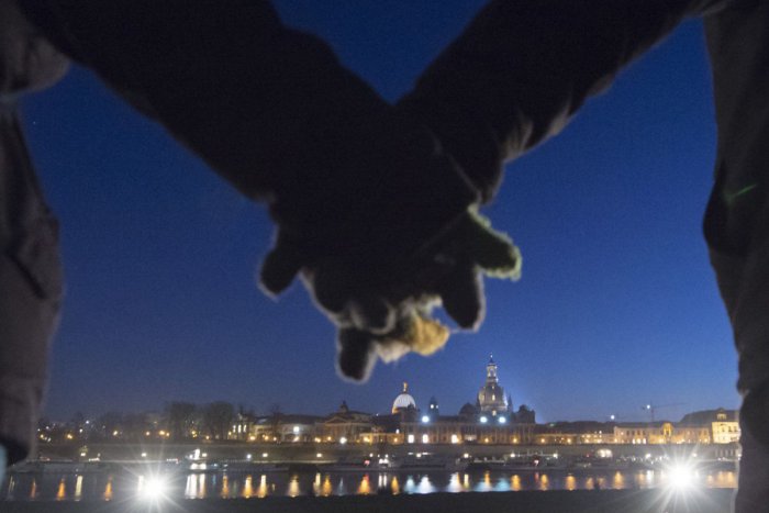 Ilustračný obrázok k článku PRIESKUM: Láska s moslimom alebo Rómom by neprekážala len štvrtine Slovákov