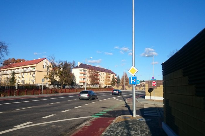 Ilustračný obrázok k článku Vodiči sa konečne dočkali, prejazd je spustený: Kuzmányho ulicu už dali do predčasného užívania!