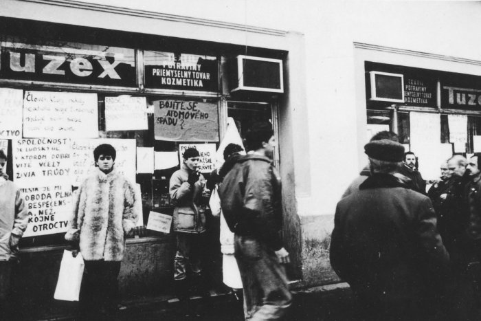 Ilustračný obrázok k článku Prešovský Tuzex, luxus na ktorý mnohí spomínajú: Pamätáte ešte, od koho ste kupovali bony?