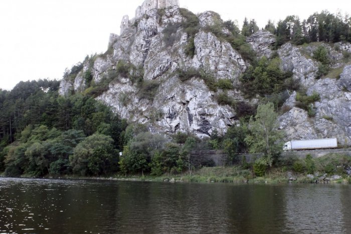 Ilustračný obrázok k článku Blížiaca sa uzávierka Strečna: TOTO je odporúčanie, s ktorým sa policajti obracajú na vodičov!