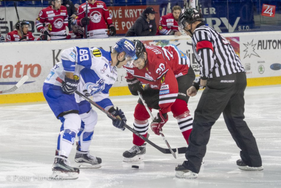 Ilustračný obrázok k článku Zápas na diaľku o piate miesto: Poprad prehral v Bystrici, Žilina v Trenčíne