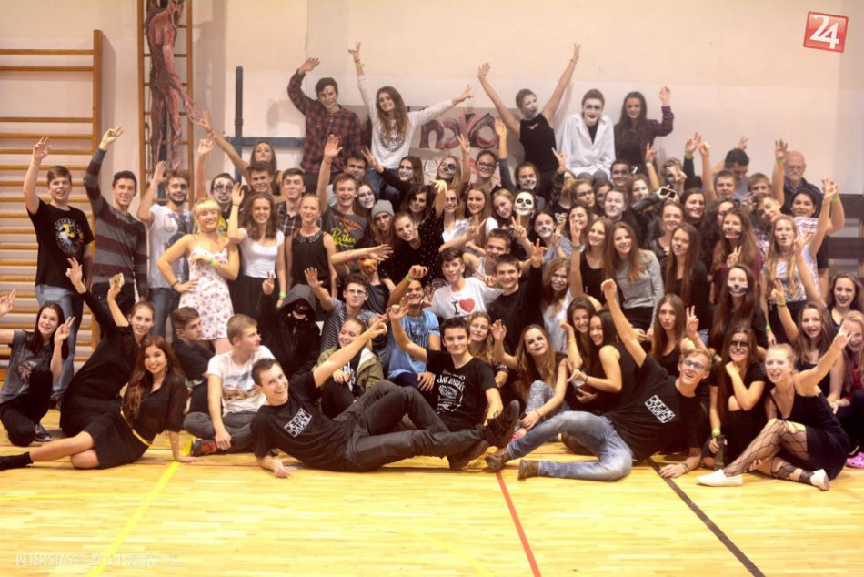 Ilustračný obrázok k článku Deutsch horror story: Bilingvalisti z Popradu cechovali prvákov