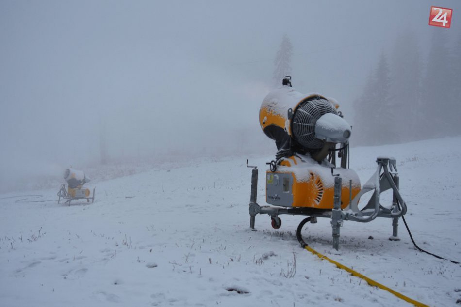 Ilustračný obrázok k článku Lyžovačka sa blíži: V Tatranskej Lomnici spustili zasnežovanie zjazdoviek!