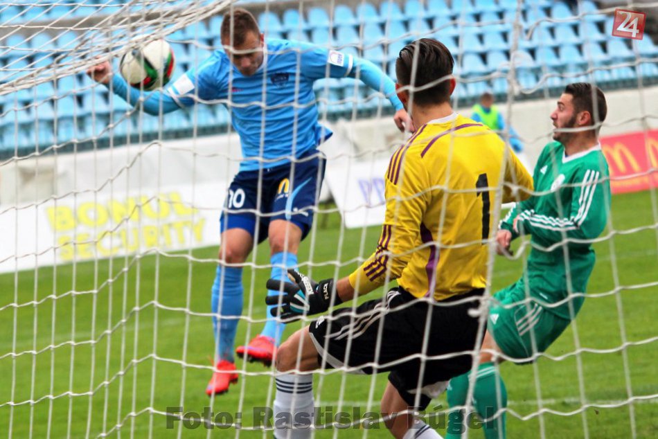 Ilustračný obrázok k článku Nitrianski futbalisti zabojujú o postup do najvyššej súťaže: TOTO je rozpis nadstavbovej časti ligy