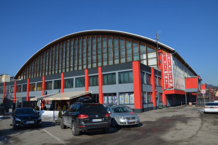 Ilustračný obrázok k článku Vážny i zábavný nábor s Marekom Uramom a vĺčikom Goooly na zimáku: DETI na HOKEJ