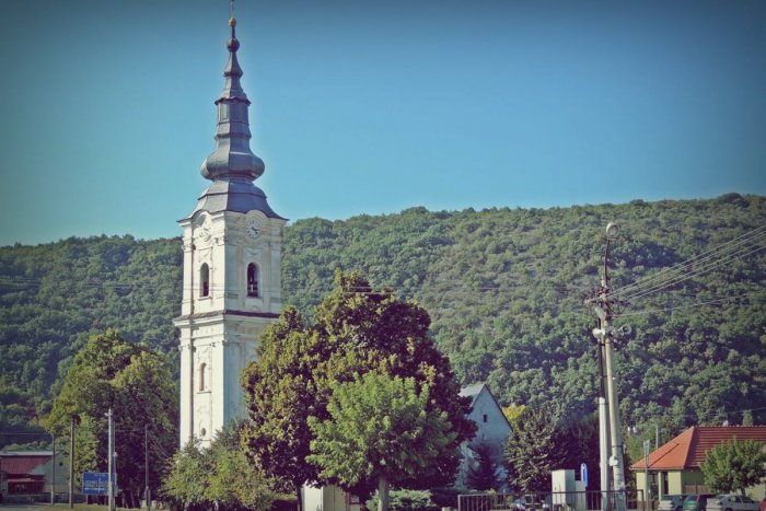 Ilustračný obrázok k článku Známa dedina menom Plešivec: Sledujte, kto tam kandiduje na starostu