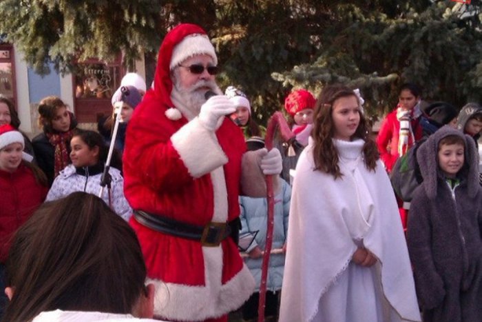 Ilustračný obrázok k článku Vianoce predo dvermi: Stromček v Rožňave rozsvieti Mikuláš, PROGRAM