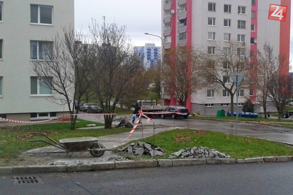 Ilustračný obrázok k článku Komfortnejší pohyb na najväčšom sídlisku: Na Klokočine prebieha debarierizácia chodníkov