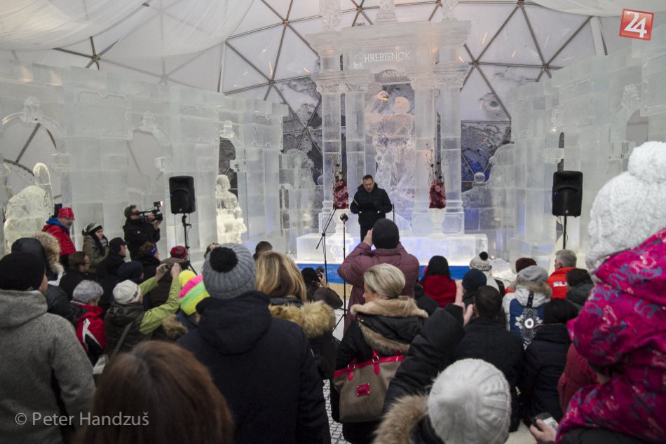 Ilustračný obrázok k článku Krásna stavba, pred ktorou klobúk dole: Ľadový dóm je už postavený, prvé zábery zimnej nádhery!