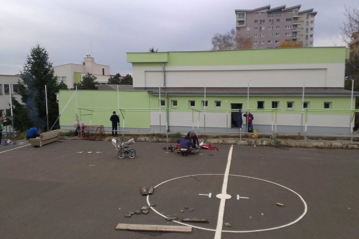 Ilustračný obrázok k článku Na Kramároch nájdete najstaršie hokejbalové ihrisko na Slovensku. Vďaka dobrovoľníkom dostane podobu, akú si zaslúži