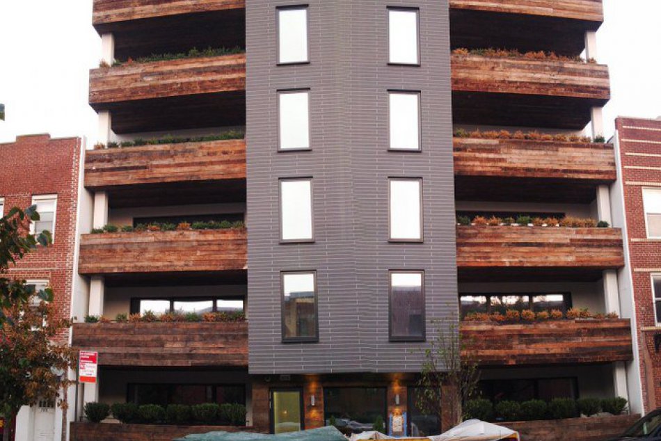 Ilustračný obrázok k článku Okná z Makrowinu sú aj v publikácii o pasívnych domoch vydanej v USA