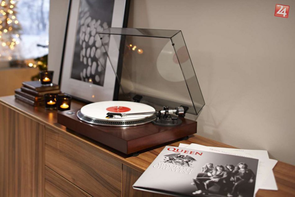 Ilustračný obrázok k článku SVET O SLOVENSKU: Kauza spievajúceho domu valcuje internet