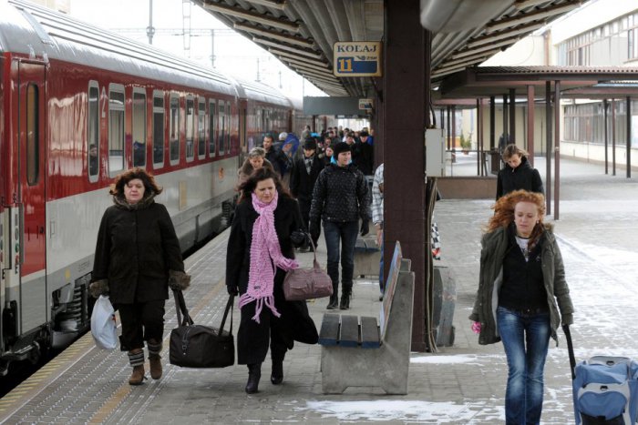 Ilustračný obrázok k článku Čakajú nás niekoľkodňové vlakové obmedzenia: Dotkne sa to spojov do a zo Žiliny