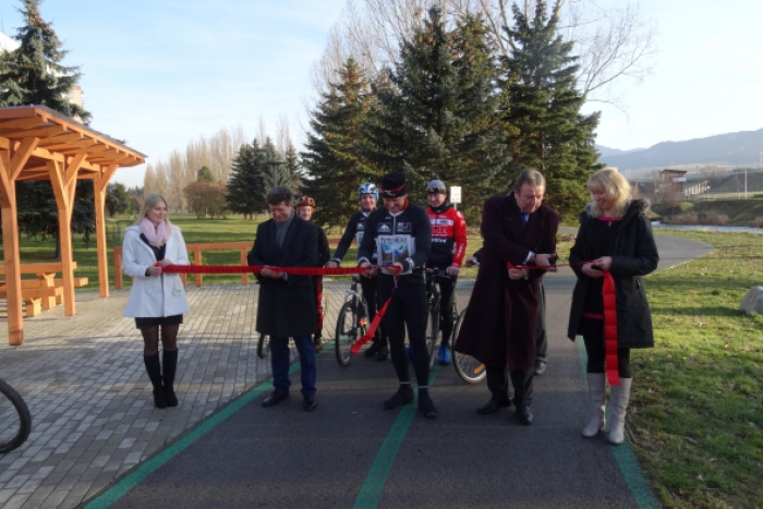 Ilustračný obrázok k článku Pri cyklochodníku pribudli dve odpočívadlá: Toto všetko na nich nájdete!