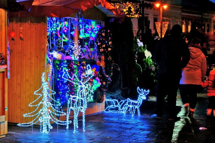 Ilustračný obrázok k článku Už vám padli do očí? Na trhoch v Prešove môžete navštíviť najžiarivejší i najštipľavejší stánok