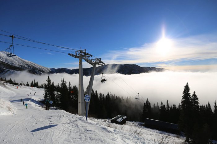 Ilustračný obrázok k článku Lyžovačka na svahoch pri Brezne: PREHĽAD, koľko túto sezónu vysolíme za skipasy