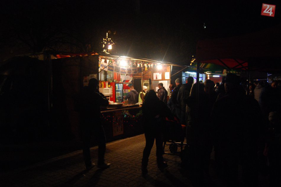 Ilustračný obrázok k článku Vianočné trhy v Humennom? Aha, ktorá kapela vystúpi na námestí