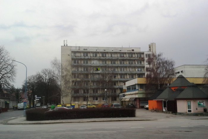 Ilustračný obrázok k článku Realizátor stavebných prác prevzal ubytovňu: Začína ju prestavovať na nájomné byty