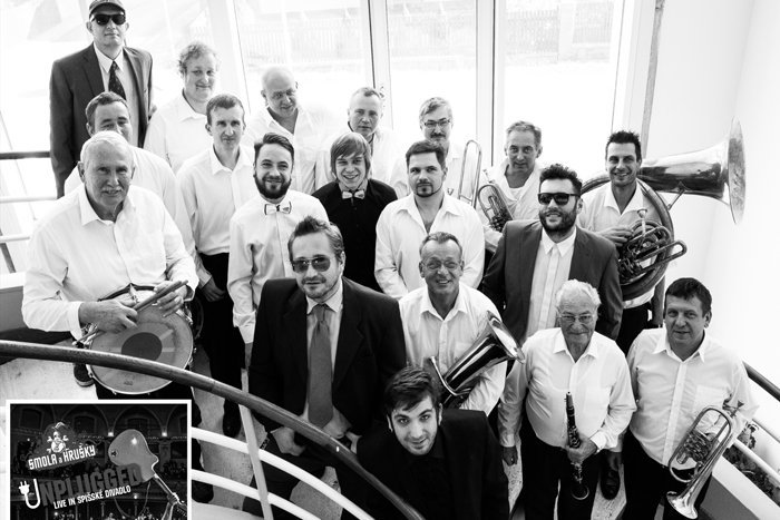 Ilustračný obrázok k článku Smola a Hrušky pripravili pre fanúšikov vianočný akustický darček