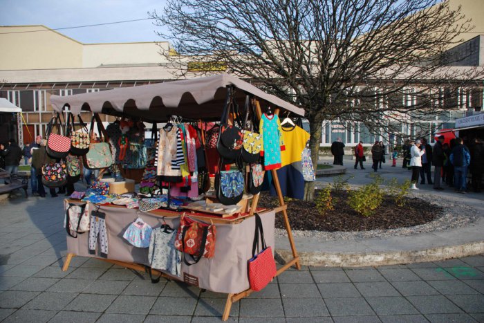 Ilustračný obrázok k článku Vianočné trhy v Dúbravke sa už začali