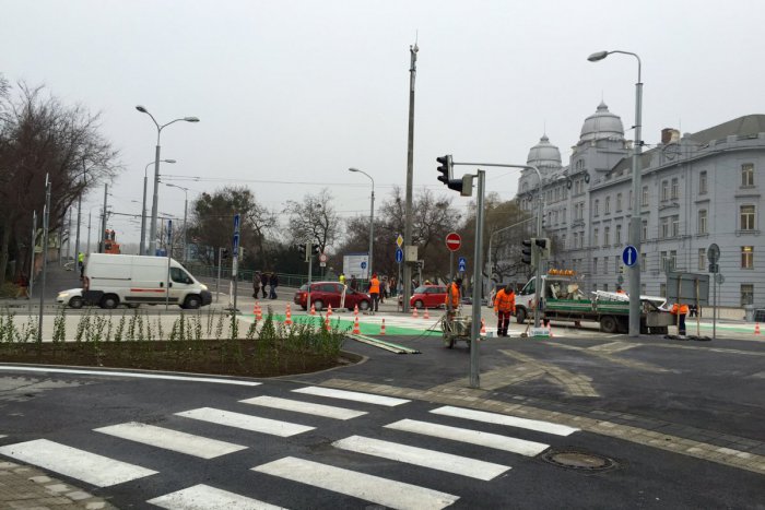 Ilustračný obrázok k článku OBRAZOM: Na novom Starom moste sa "dolaďujú detaily". Pozrite si chronológiu prestavby Starého mosta