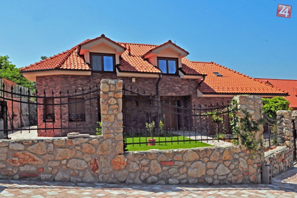 Ilustračný obrázok k článku Novú strechu aj rekonštrukciu starej je najlepšie urobiť s TONDACHOM