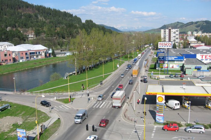 Ilustračný obrázok k článku Sychravé a hmlisté počasie zvyšuje nebezpečenstvo na cestách: Dôchodkyňa (73) bola zrazená na priechode!