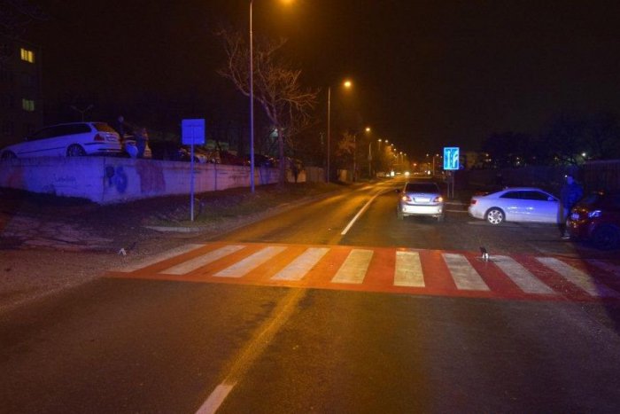 Ilustračný obrázok k článku Zábery z miesta nešťastia: Chlapček (3) sa vytrhol rodičom a skončil pod kolesami auta Zvolenčana (49)