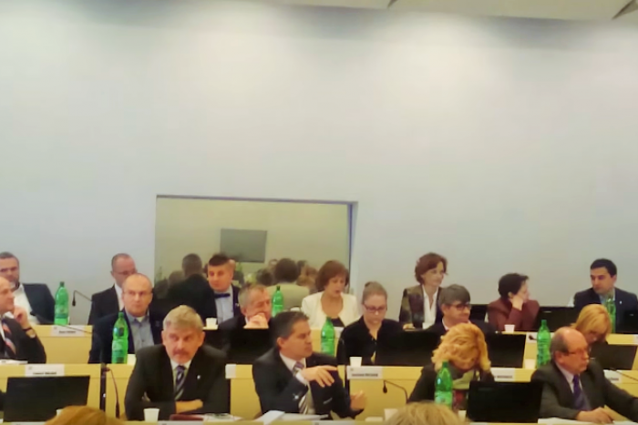 Ilustračný obrázok k článku Mestský poslanec to povedal počas rokovania narovinu: Nevydrižňajme sa ľuďom! VIDEO