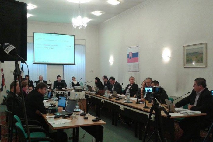 Ilustračný obrázok k článku Nové rozpočtové plány našej samosprávy: Koľko majú do mestskej kasy naliať samotní Brezňania?