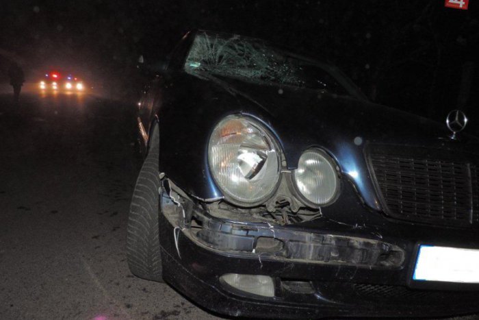 Ilustračný obrázok k článku FOTO z miesta smrteľnej tragédie: Mladá žena († 27) kráčala po ceste po svojej strane, rozhodli sekundy :(