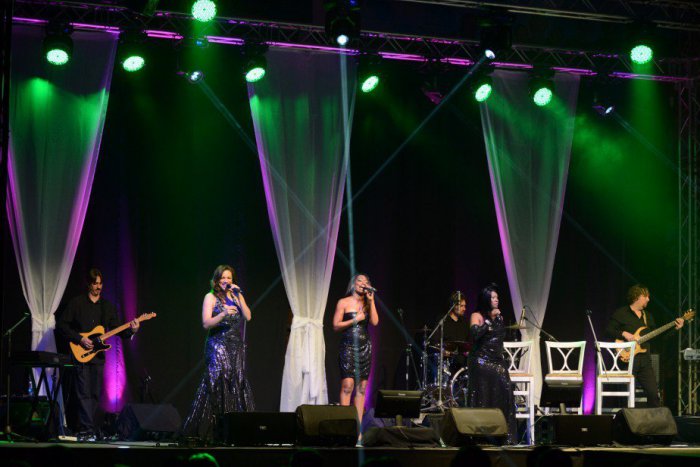 Ilustračný obrázok k článku Čokoládové krásky American Divas zahviezdia v Michalovciach: Vokalistky Whitney Houston sme tu ešte nemali